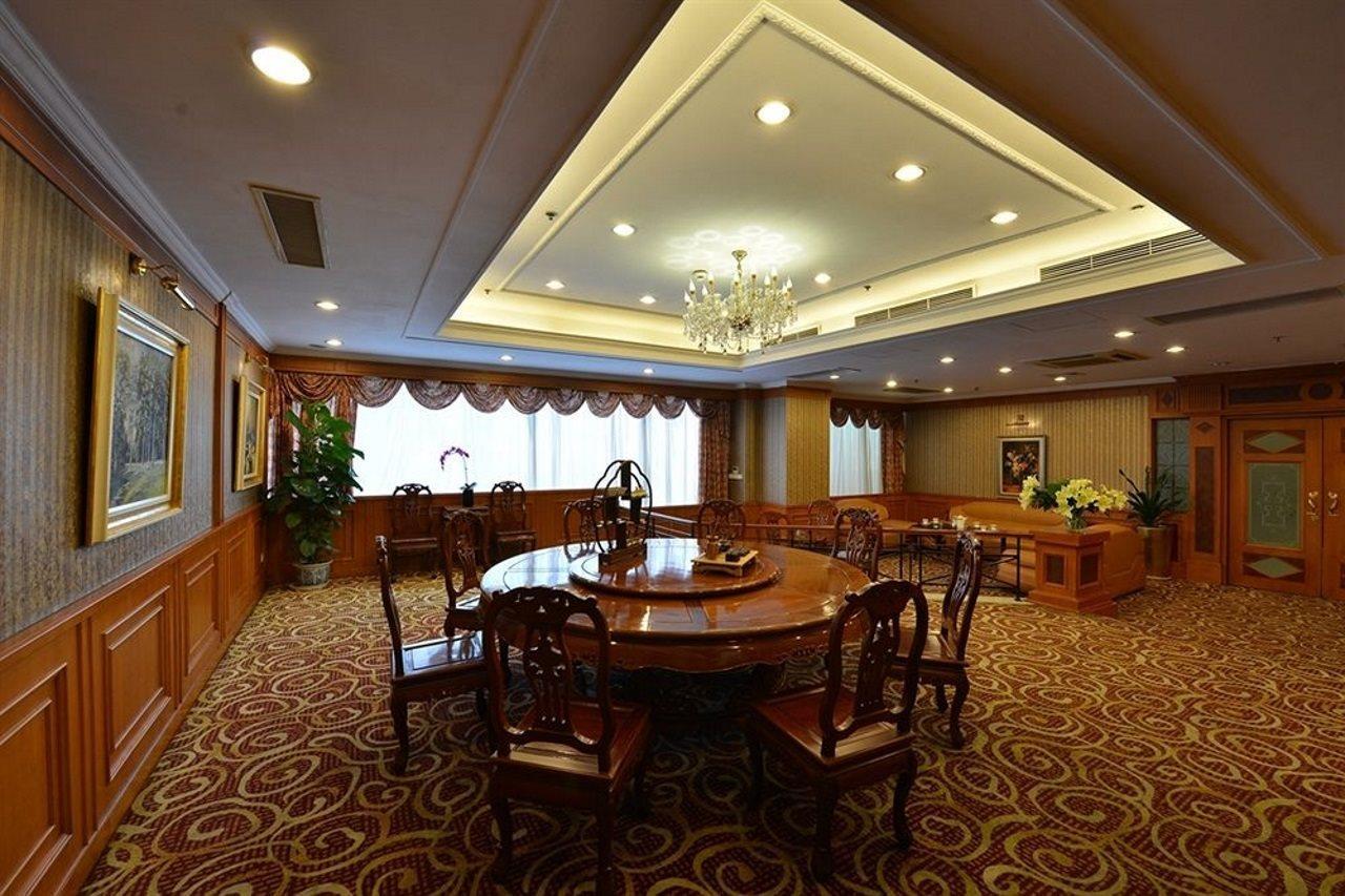 Luxemon Pudong Hotel 4*