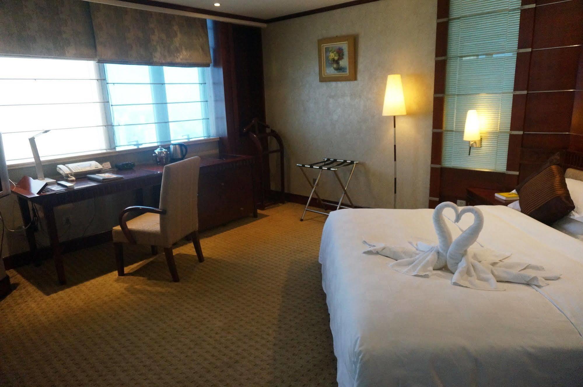 Luxemon Pudong Hotel