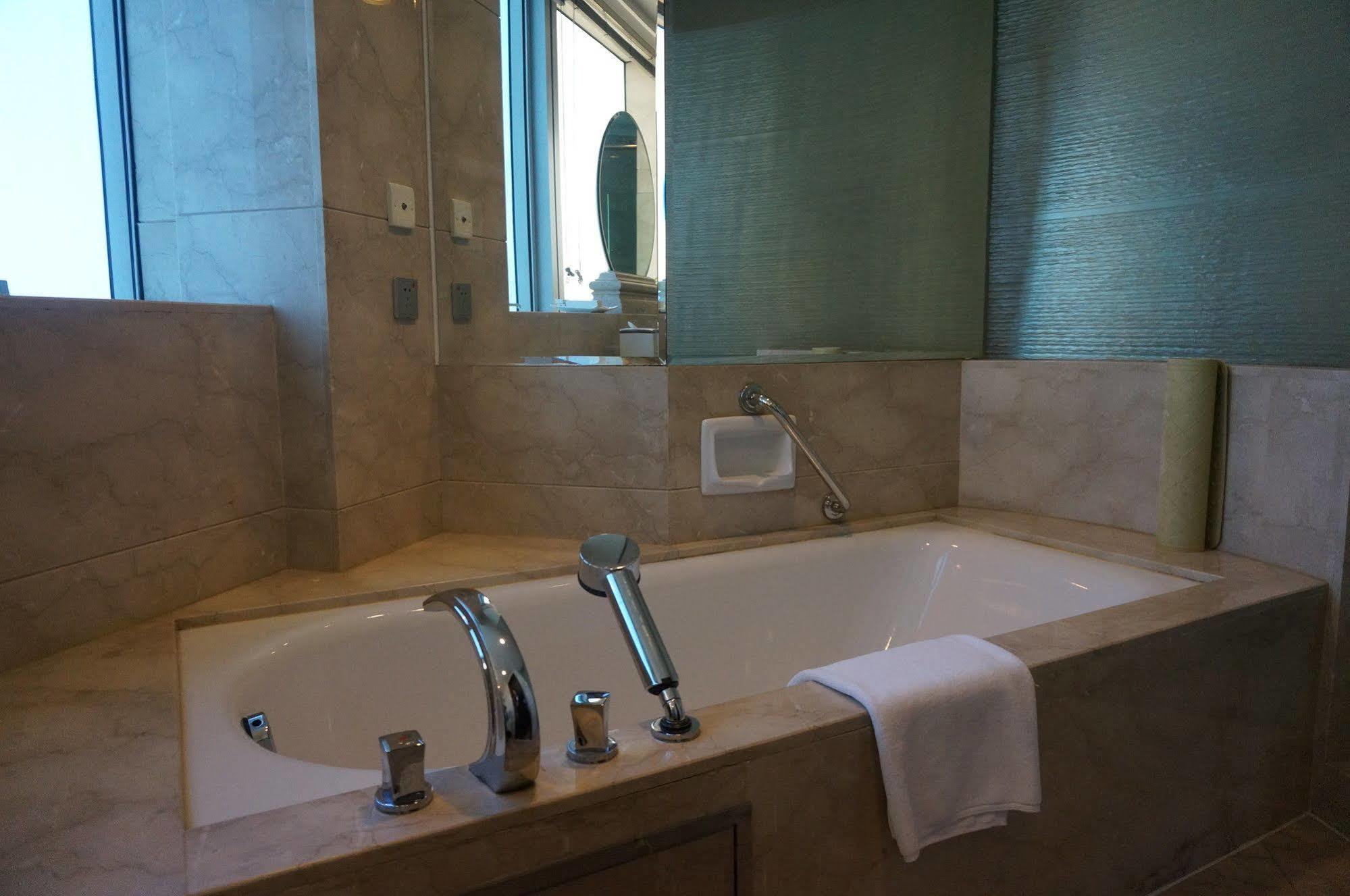Luxemon Pudong 4*