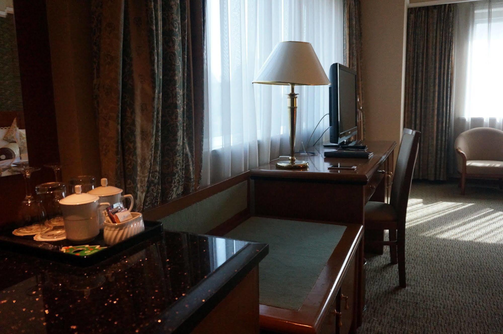 Hotel Luxemon Pudong 4*