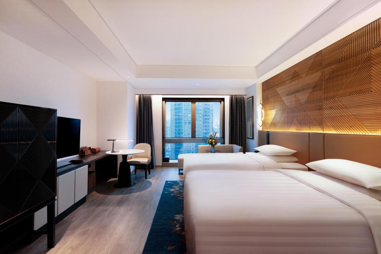 Hotel Luxemon Pudong 4*