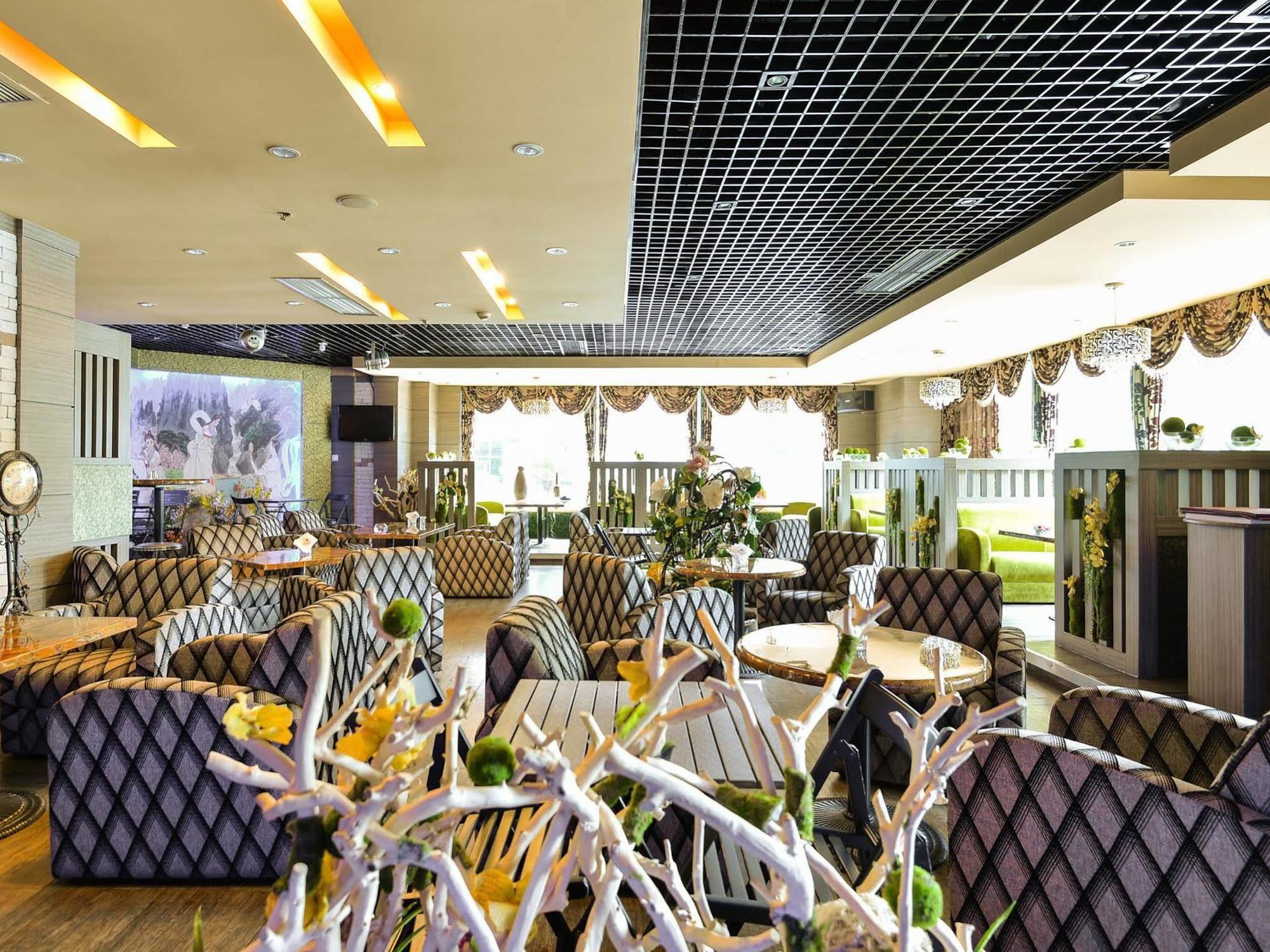 Luxemon Pudong Hotel