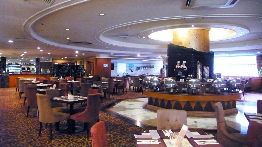 Luxemon Pudong Hotel 4*